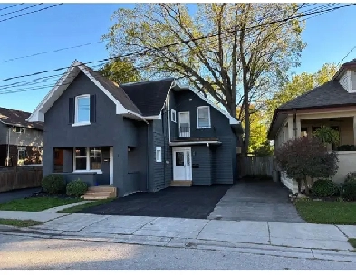 SPACIOUS 2 BEDROOM 1 BATH DOWNTOWN Image# 1