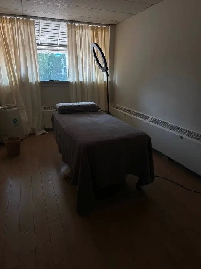 Commercial room for rent - Etobicoke Image# 3