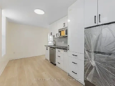 Lindsay studio rental Image# 3