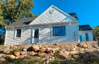Lakefront Waterfront Cottage Rock Lake Image# 5