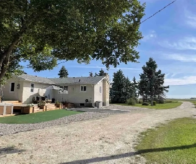5 Bed, 2.5 bath house on 4.05 Acres minutes from the city Image# 10