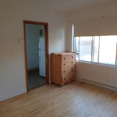 2 1/2 LIBRE A JOLIETTE DANS LANAUDIERE, ACCES WIFI, BUANDERIE Image# 4