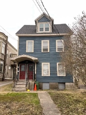 Cozy 1 Bedroom 1 Bath located on beautiful Douglas Ave apt 4 Image# 1