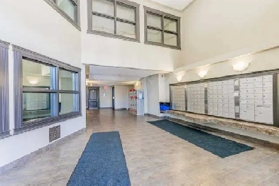 2 bedroom 2 bath condo with Den on Simpson Drive Image# 1