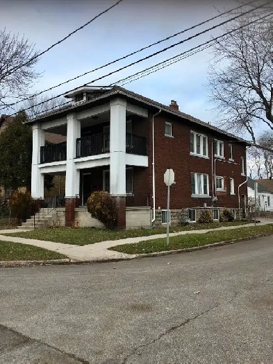 WELL MAINTAINED SPACIOUS DUPLEX WITH EXTRA IN-LAW SUITE DOWN Image# 4