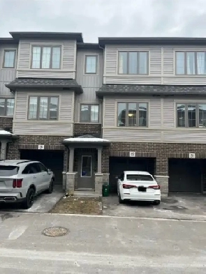 Spacious 3 1 Beds Townhome - Cambridge Image# 4