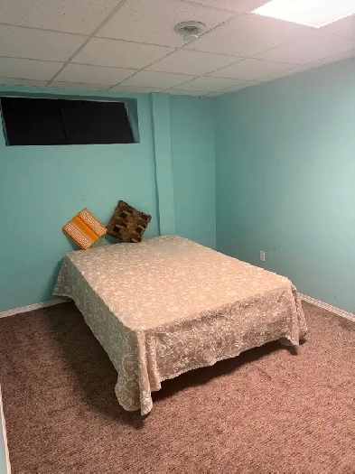 Room for rent with private bath only for female in amber trail Image# 1