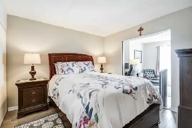 Woodbridge Condo One Bedroom Image# 2