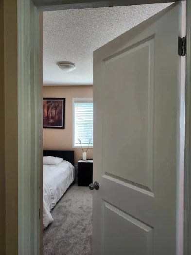 Available now-Furnished Room For Rent in Calgary Image# 1