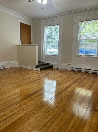 132 Douglas ave 2 bedroom available immediately 1695$ Image# 1