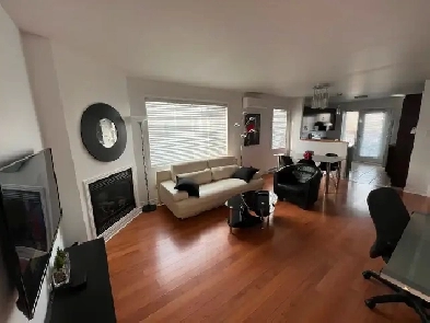 Condo 4 1/2 entièrement meublée et tout inclus Image# 1