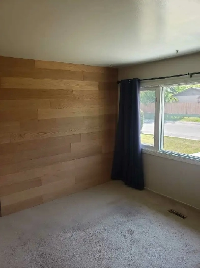 mainfloor se room available immediately $700. Image# 7