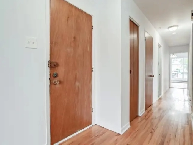 Grand 4 1/2 renové a louer Image# 11