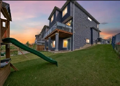 4 Bed 3.5 Bath Walkout Basement Image# 1