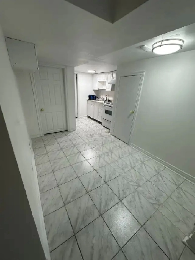 2 Bed Legal Basement $1650 Utility Airport&Derry Rd Mississauga Image# 1