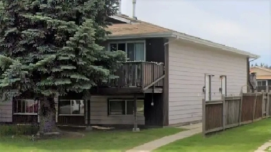 Pet Friendly 2 Bed Four Plex in Clearview Meadows! Corner unit! Image# 4