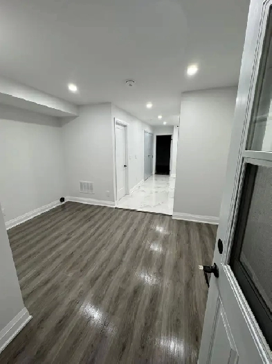 Renovated 1 Bedroom Apartment - Junction Triangle Image# 1