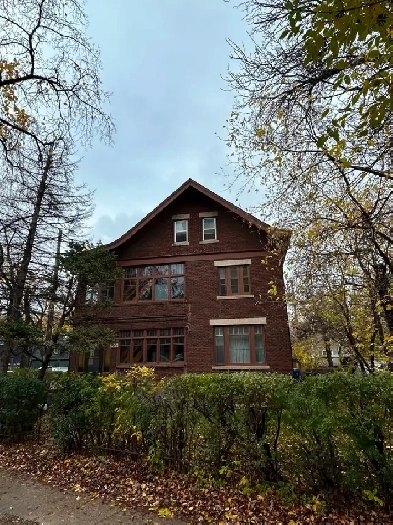 1 Bedroom   Den for Rent, Wellington Cres Image# 4