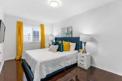 Cozy master bedroom in Ajax (MONTH-TO-MONTH) - move in Nov 1 Image# 1