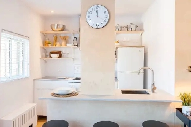 Superbe Studio Meublé au Cœur du Plateau Métro Laurier Image# 1