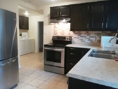 Perfect Condition!N.renovated big3.5, Close to DT/Vendome, Tplex Image# 7