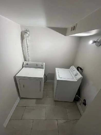 1DEN MASTER ROOM BASEMENT FOR RENT IN MISSISSAUGA. HEART OF CITY Image# 3