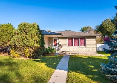 Cute & Cozy 3bdrm 2bth Bungalow w/ 24x22 Double Detached Garage! Image# 5
