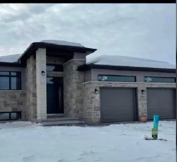 Home for rent - Main floor of duplex - 2 beds, 1 bath Image# 2