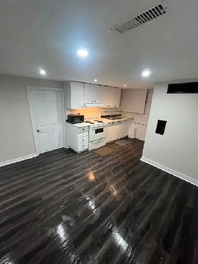 ROOMS AVAILABLE IN MISSISSAUGA Image# 1