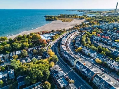 Rare Freehold 3 1 Bed, 3 Bath Townhome in The Beaches - Toronto Image# 9