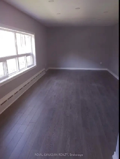 Spacious Rooms Plus Private Bath by Kennedy Stn/TTC/GO/Subway Image# 1