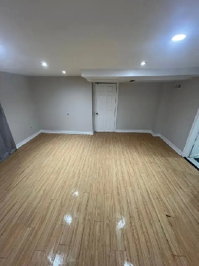 1DEN MASTER ROOM BASEMENT FOR RENT IN MISSISSAUGA. HEART OF CITY Image# 1
