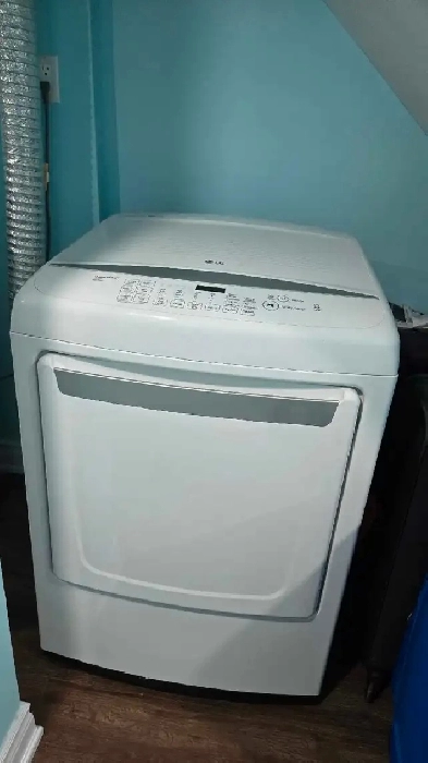 Sharing Room Available for females  immediately Image# 1