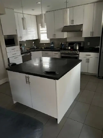 rooms in East York Image# 1