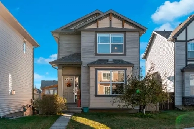 UPGRADED CRANSTON HOME FOR SALE ON A QUIET CUL-DE-SAC Image# 2