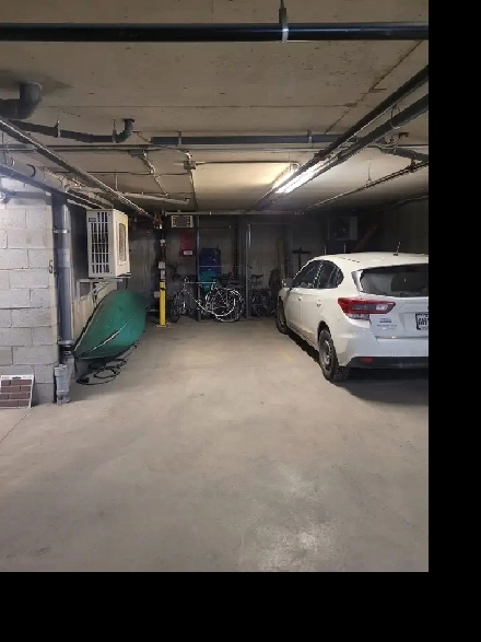 Stationnement intérieur - Indoor Parking Image# 1