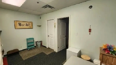 Commercial Space in Downtown Calgary Price Negotiable Image# 1