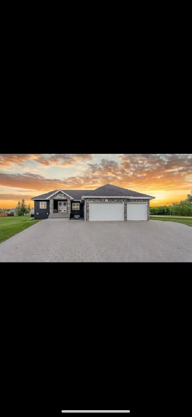 Home for Sale in Gimli Image# 2