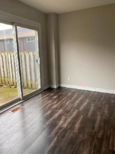 2 Bedroom townhouse-135 Chalmers St.S. Cambridge Image# 5