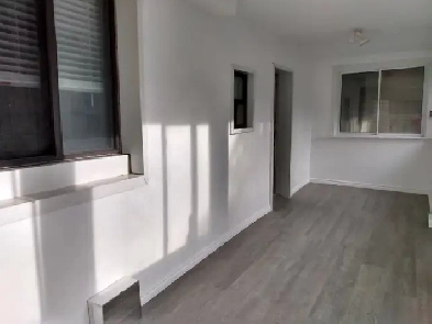 Two Bedrooms Walkout Basement Apartment Image# 1