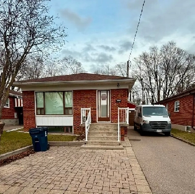 3 bedroom main floor of a house Image# 1