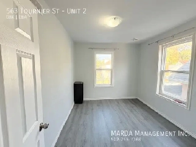 STUDENT ROOM RENTAL - ROOM 2 - NEAR U OF W UTILITIES & WIFI INCL Image# 1