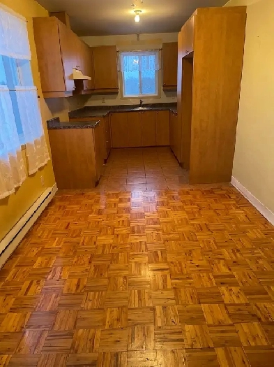 4 1/2 Moderne $1450 Image# 1