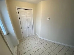 18A MacKenzie St - Spacious Two Bedroom Apt, Ground Level Entry Image# 1