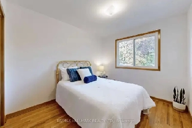 Cozy Master Bedroom w/ Private Washroom – All-Inclusive & Sup Image# 1