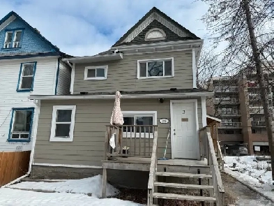 Solid 4-Plex w/ plenty of upgrades! Walking distance to U of W! Image# 1