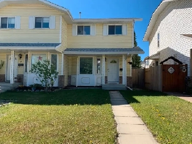 Beautiful 3 Bedroom House in Kentwood East!! Image# 5