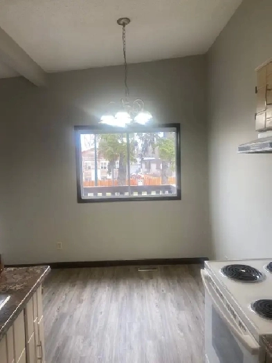 In Suite Laundry! 2 Bedroom 6-Plex in Highland Green! Image# 4