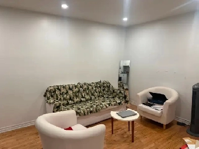 CHARMANT 4 1/2 RENOVE 7615 AV. WISEMAN, MONTREAL, QC 1450.00$ Image# 1