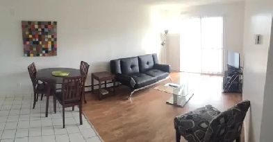 3 1/2 ASCENSEUR-PISCINE INTÉRIEURE près du Carrefour de l`Estrie Image# 4